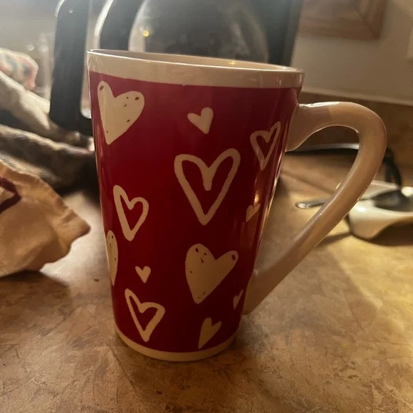 Heart Patterned Red Mug - Picture 1 of 2